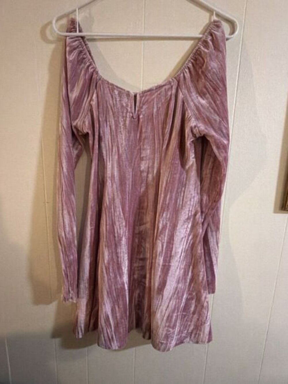 Stitch & Pine brand dress Women's Size Medium velvet short long sleeved